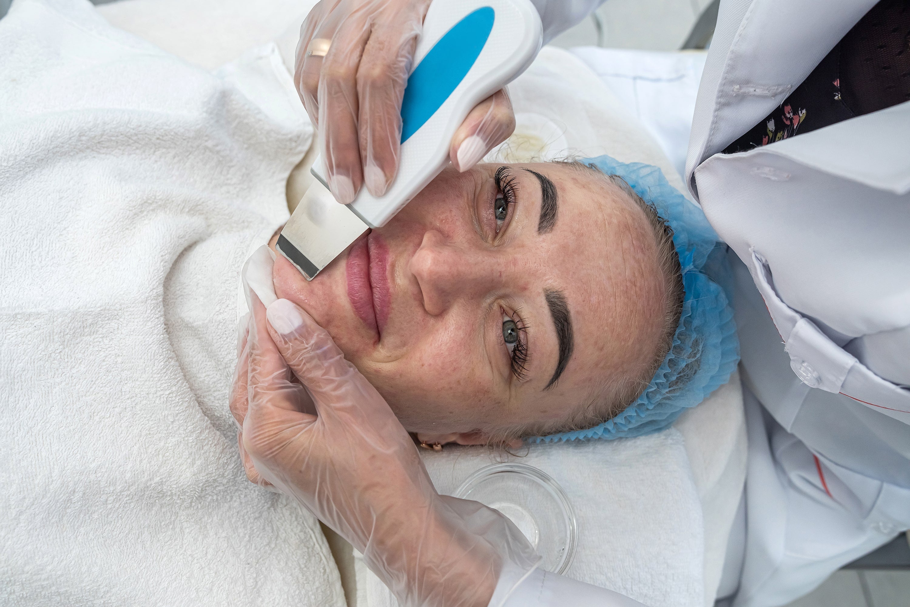 Theia Skin Expert Ultrasound Skin Scrubber Theia Skin Expert Ultrasound Skin Scrubber