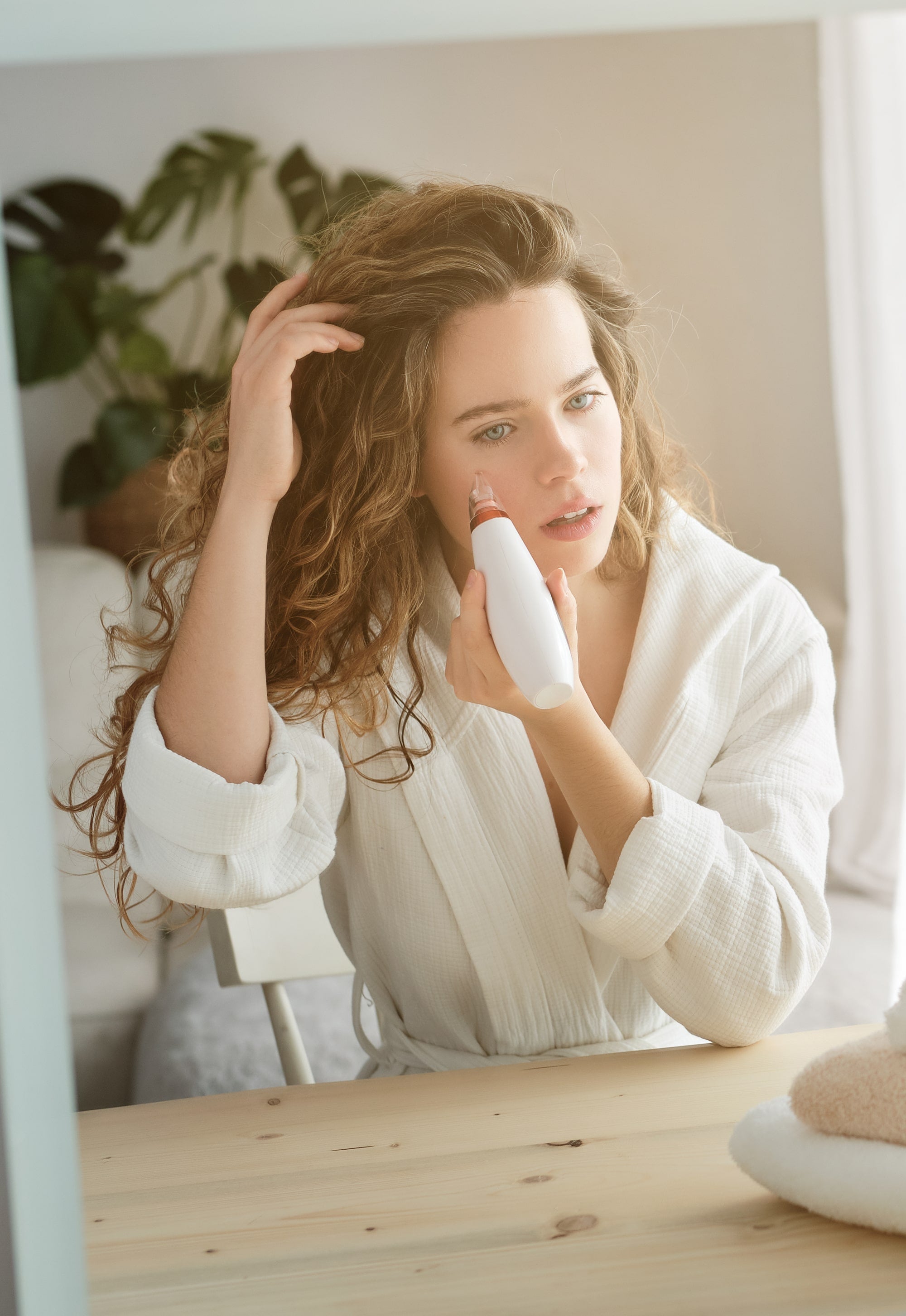 Theia Electric Facial Pore Cleanser & Micro-Dermabrasion Tool